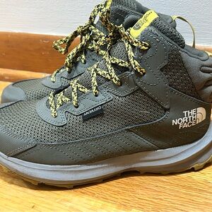 The North Face Kids' FASTPACK Waterproof Hiking Boots, size 4